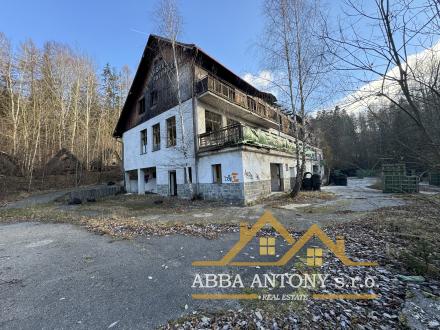 Stavebný pozemok - Ústie nad Priehradou